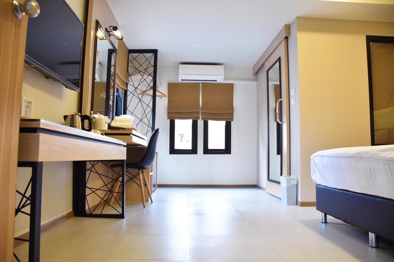 Tuck Me In Hotel Chiang Mai Exterior photo